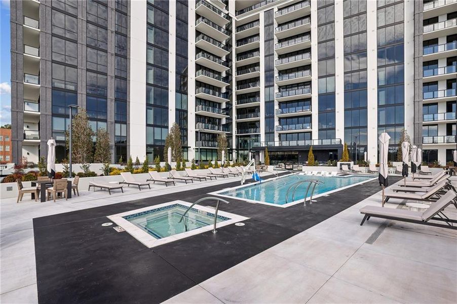 Condo located in Atlanta, GA showcasing its design and architecture (Image 4). Condo located in Atlanta, GA showcasing its design and architecture (Image 4).