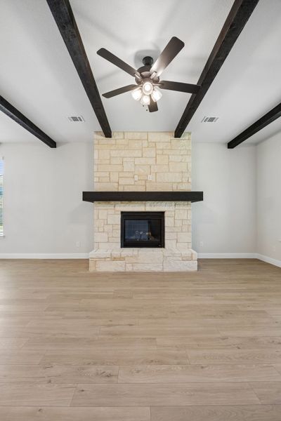 Spacious, unfurnished interior of a new home in Mayfield Farms, Arlington (Image 22).