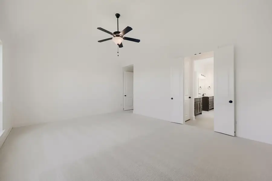 501 Splitrock - Primary Bedroom