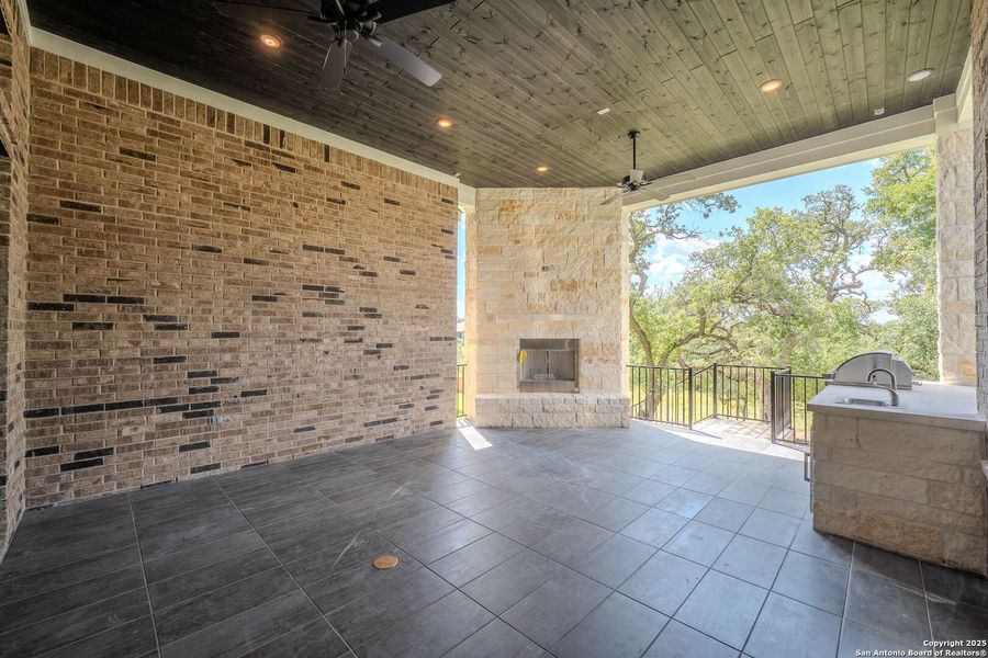 Spacious, unfurnished interior of a new home in Arbors at Fair Oaks, Fair Oaks Ranch (Image 17). Spacious, unfurnished interior of a new home in Arbors at Fair Oaks, Fair Oaks Ranch (Image 17).