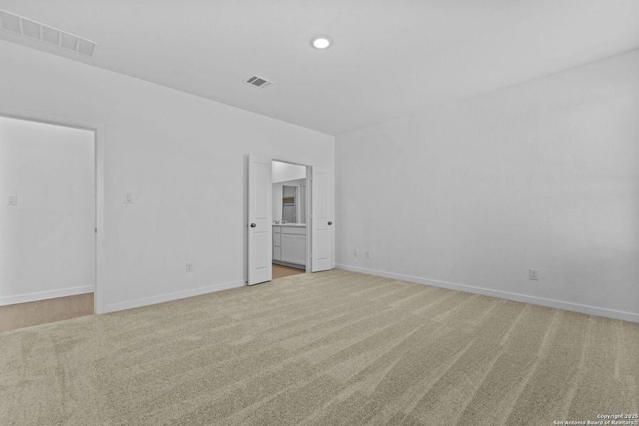 Spacious, unfurnished interior of a new home in , New Braunfels (Image 17). Spacious, unfurnished interior of a new home in , New Braunfels (Image 17).