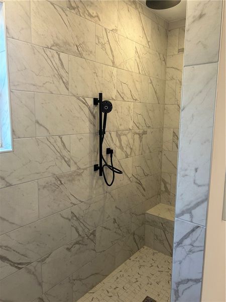 Close-up of interior finishes inside a home in Cross Creek Golf Club, Seneca (Image 11).