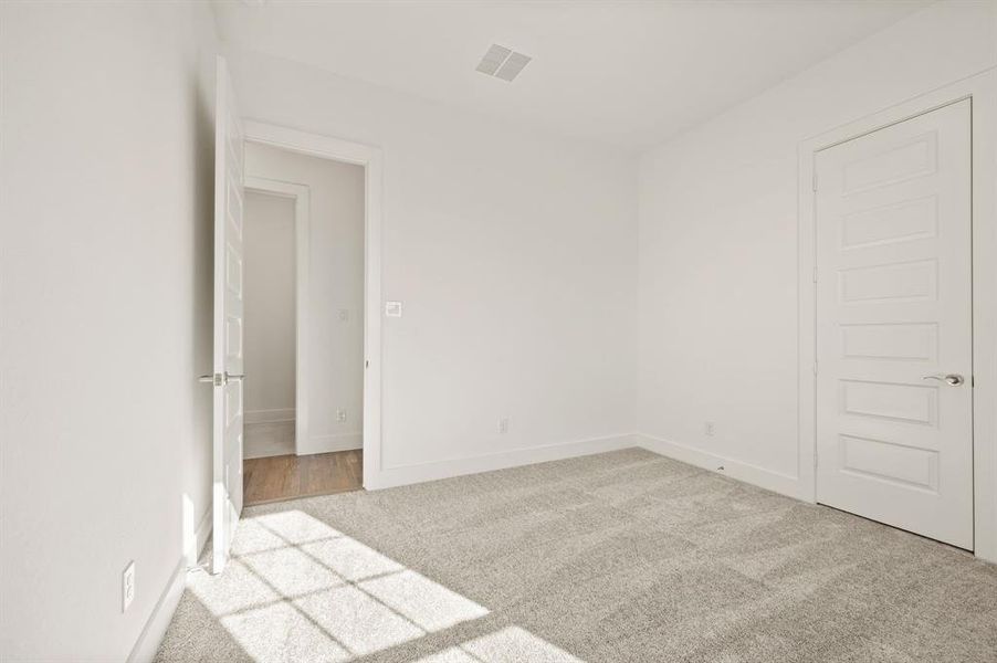 Spacious, unfurnished interior of a new home in Rocky Top Ranch, Reno (Image 35).