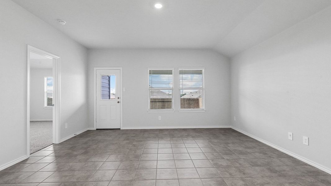 Spacious, unfurnished interior of a new home in Townes Landing, Fort Worth (Image 23).