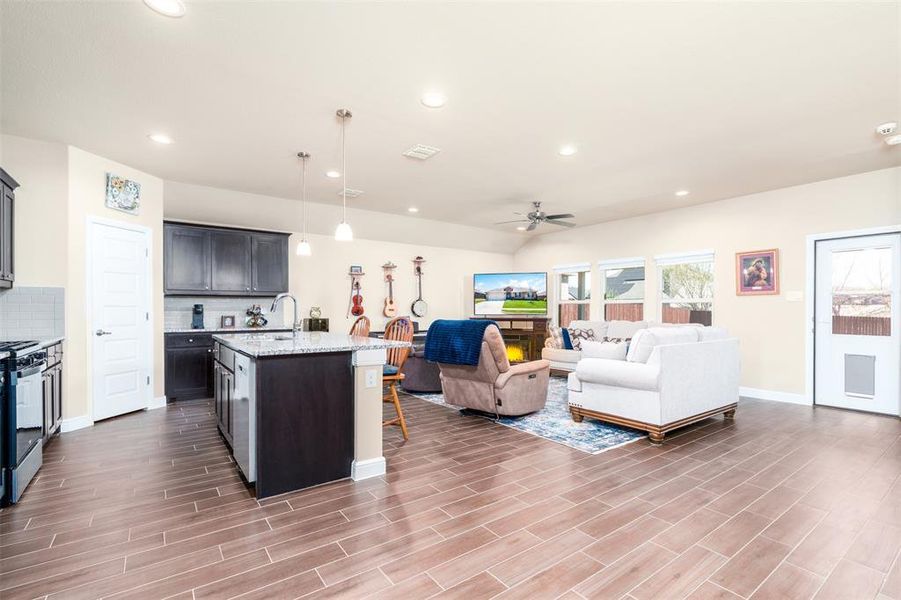 Furnished interior view inside a new home in , Cleburne (Image 13).
