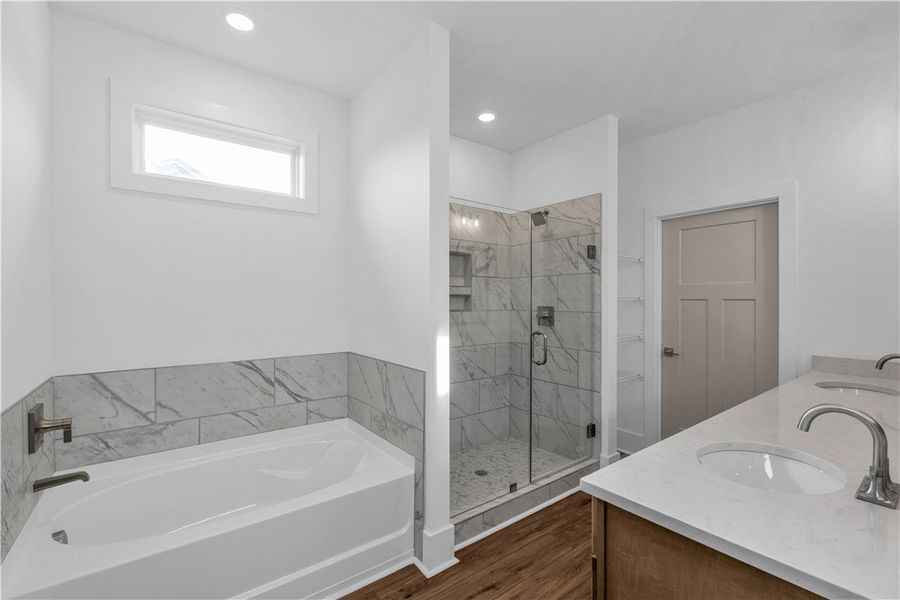 Furnished interior view inside a new home in Cross Creek Golf Club, Seneca (Image 14).