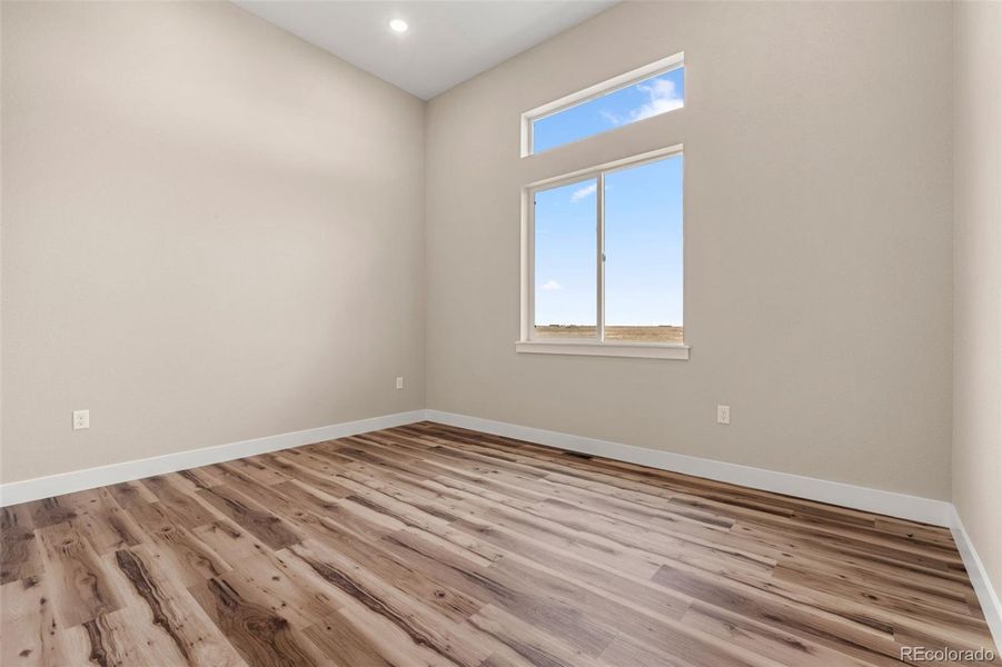 Spacious, unfurnished interior of a new home in , Strasburg (Image 24).