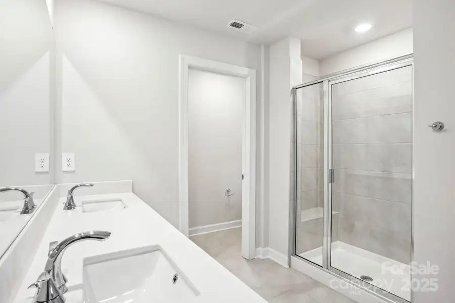 Photo is not of the actual home but is an inspirational photo of builder’s model home and may depict options, furnishings, and/or decorator features that are not included. Photo is not of the actual home but is an inspirational photo of builder’s model home and may depict options, furnishings, and/or decorator features that are not included.