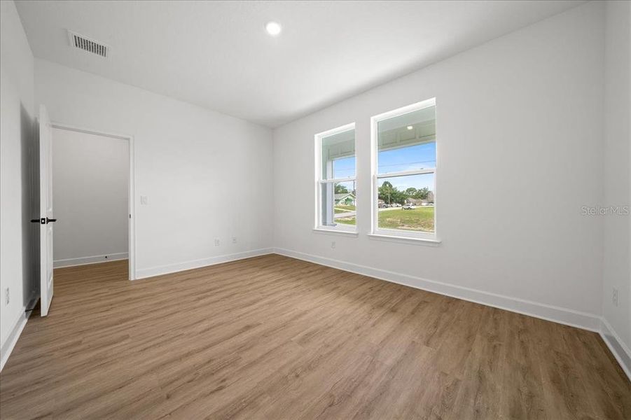 Spacious, unfurnished interior of a new home in , Spring Hill (Image 41).