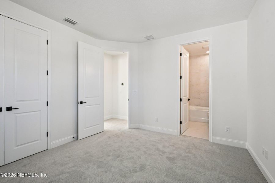 Spacious, unfurnished interior of a new home in Nocatee, Ponte Vedra (Image 77).
