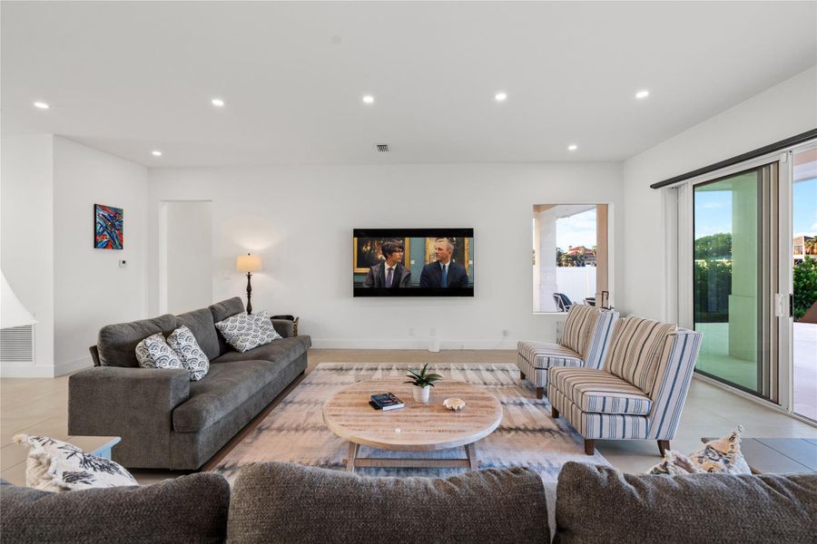 Furnished interior view inside a new home in , Pompano Beach (Image 25).