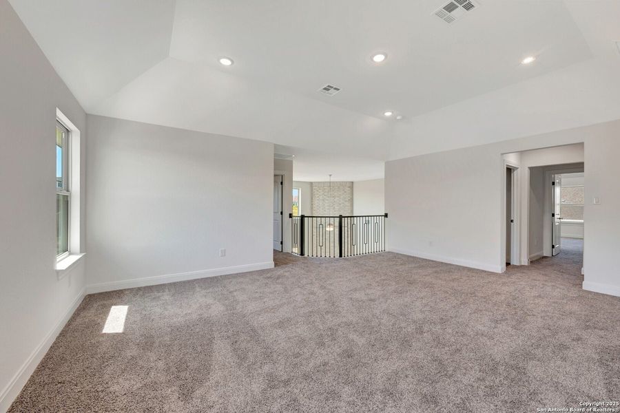 Spacious, unfurnished interior of a new home in Everly Estates, San Antonio (Image 8). Spacious, unfurnished interior of a new home in Everly Estates, San Antonio (Image 8).