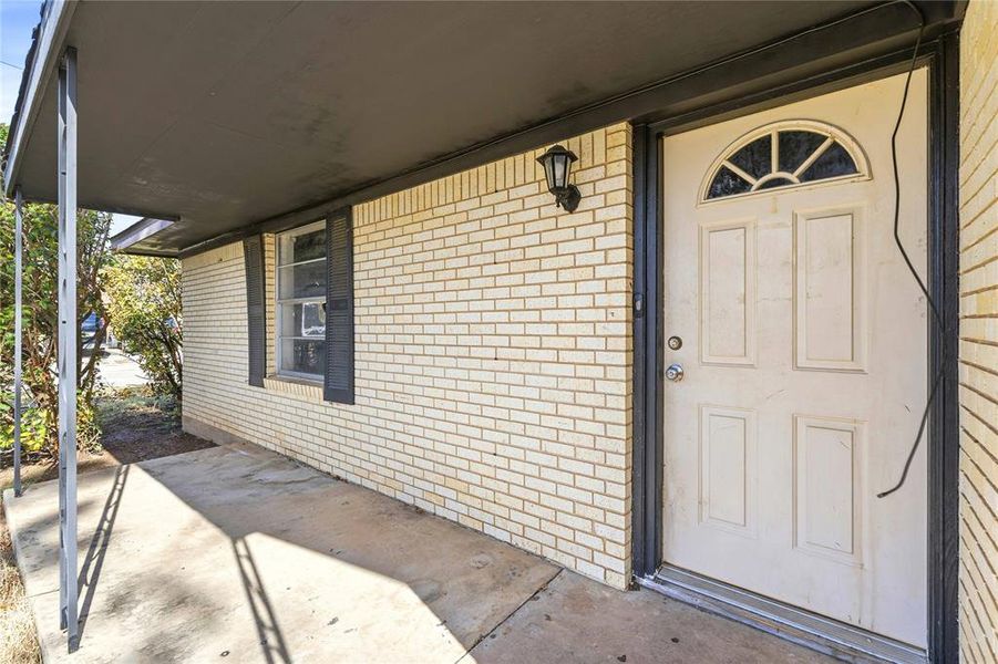 Exterior details and patio area of a home in , Brownwood (Image 16).