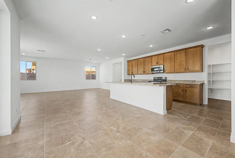 Furnished interior view inside a new home in Rialta, Mesa (Image 4).
