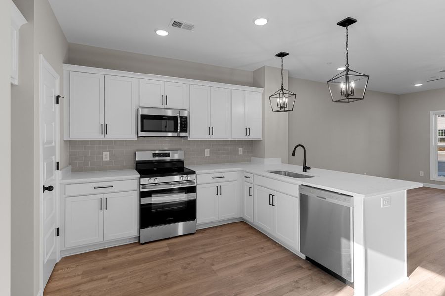 Furnished interior view inside a new home in Oxford Station, Gallatin (Image 8).