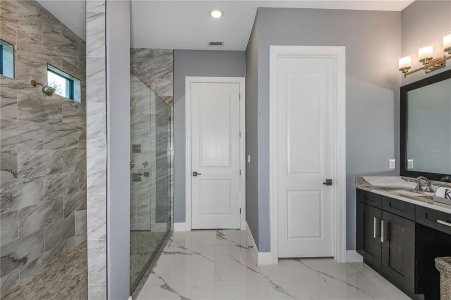 Furnished interior view inside a new home in Cresswind Lakewood Ranch, Lakewood Ranch (Image 18).