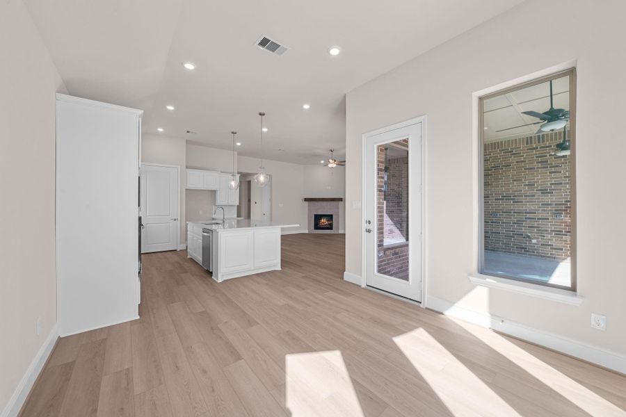 Spacious, unfurnished interior of a new home in Chambers Creek, Willis (Image 21).