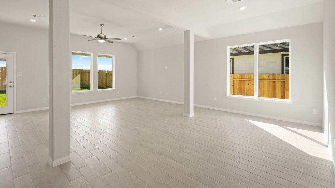 Representative unfurnished interior of a home built from the The Benbrook by Legend Homes in Bluestem, Brookshire (Image 12).