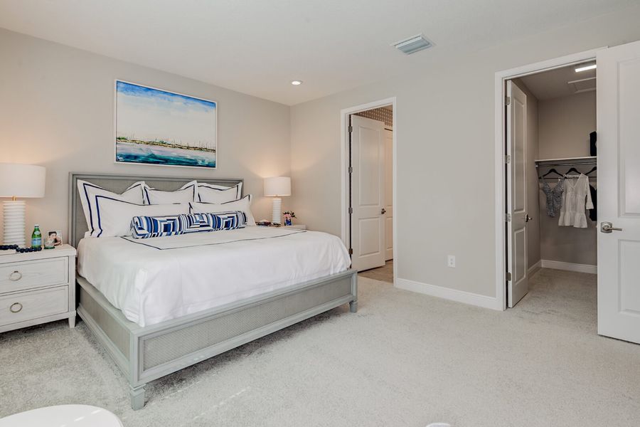 Representative furnished interior of a home built from the Dream 2 by Neal Communities in Palmera, Venice (Image 17).