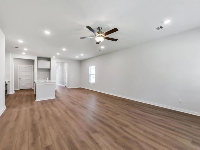 Spacious, unfurnished interior of a new home in Windmill Estates, Magnolia (Image 23).