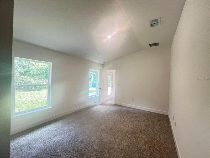 Spacious, unfurnished interior of a new home in Knights Landing, Lakeland (Image 10).