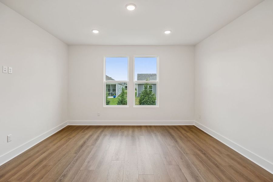 Spacious, unfurnished interior of a new home in Del Webb Barton Village, Lebanon (Image 55).