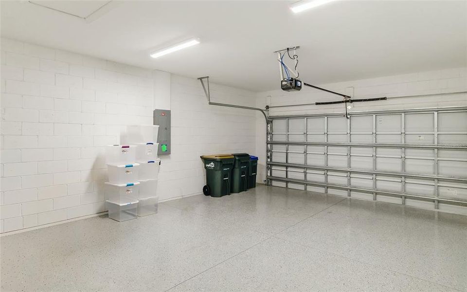 Spacious, unfurnished interior of a new home in , Venice (Image 21).