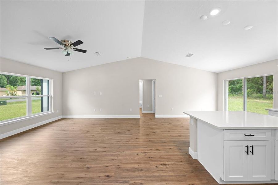 Spacious, unfurnished interior of a new home in , Ocala (Image 14).
