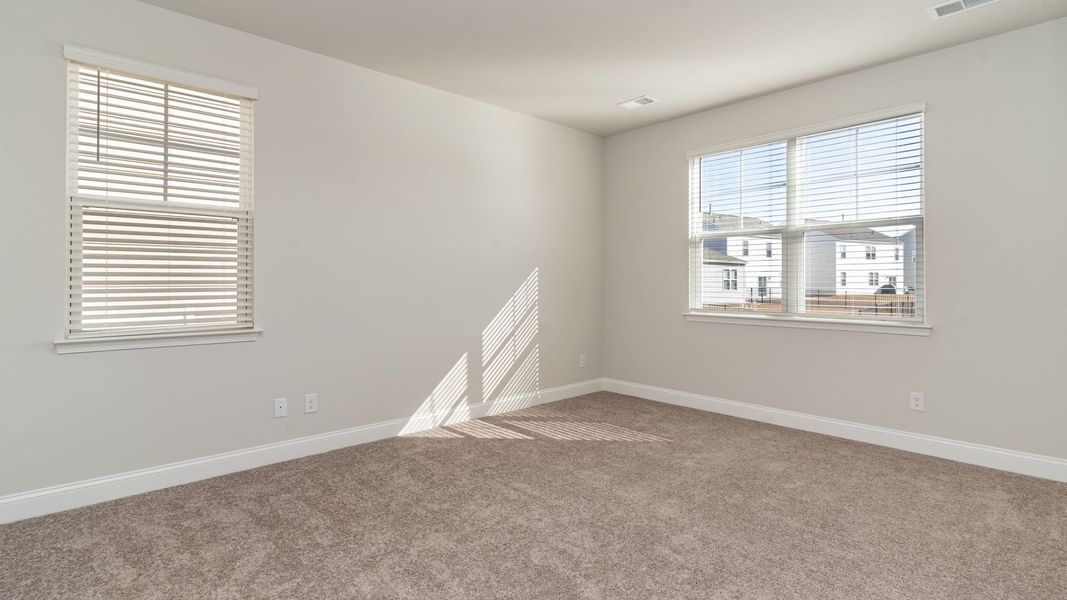 Spacious, unfurnished interior of a new home in Rolling Hills, Bolivia (Image 10).