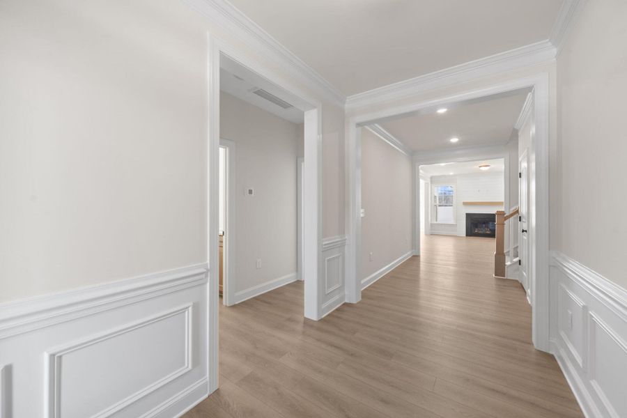 Spacious, unfurnished interior of a new home in Grove Park, Clemmons (Image 20).