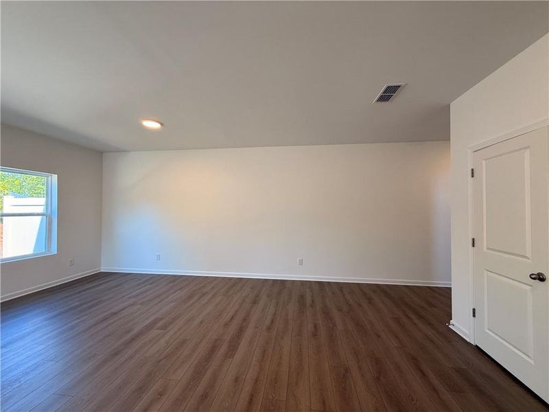 Spacious, unfurnished interior of a new home in Leydenview, Mableton (Image 22).