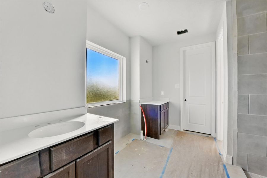 Image 16 of a home in . Image 16 of a home in .