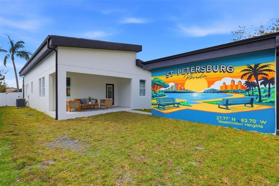 Exterior details and patio area of a home in , St. Petersburg (Image 25).