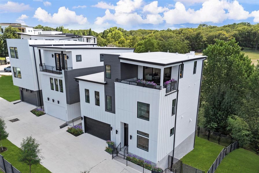 Front exterior of a new home in Sunridge, Austin, TX, highlighting curb appeal (Image 20).