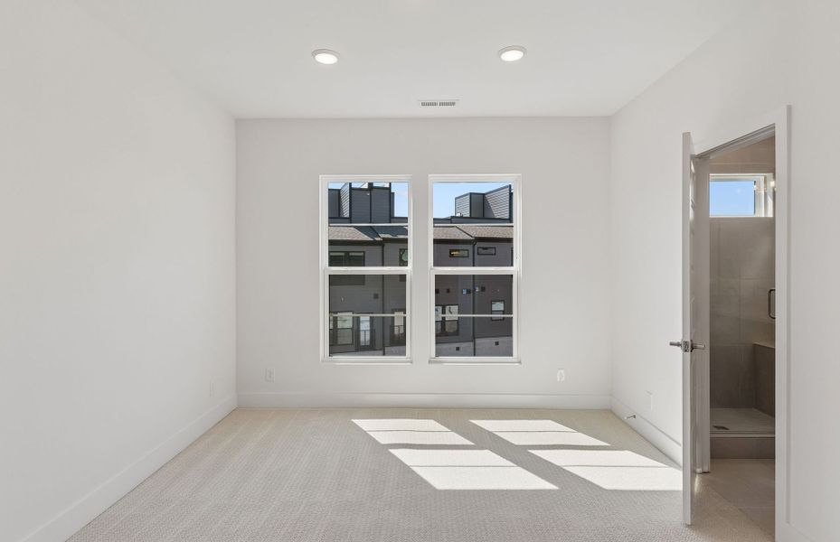 Spacious, unfurnished interior of a new home in Skyline, Nashville (Image 20).
