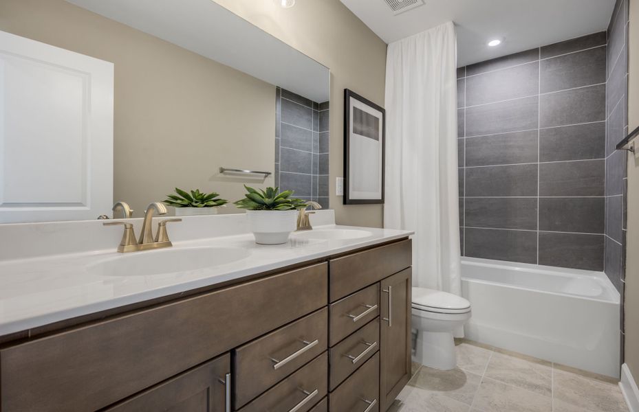 Representative furnished interior of a home built from the Aspire by Pulte Homes in Briarwood Reserve, Spartanburg (Image 41).