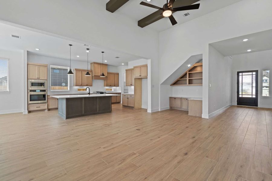 Spacious, unfurnished interior of a new home in Fulshear Lakes, Fulshear (Image 57). Spacious, unfurnished interior of a new home in Fulshear Lakes, Fulshear (Image 57).
