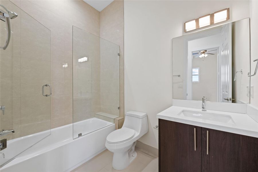 Furnished interior view inside a new home in , Fort Lauderdale (Image 4).