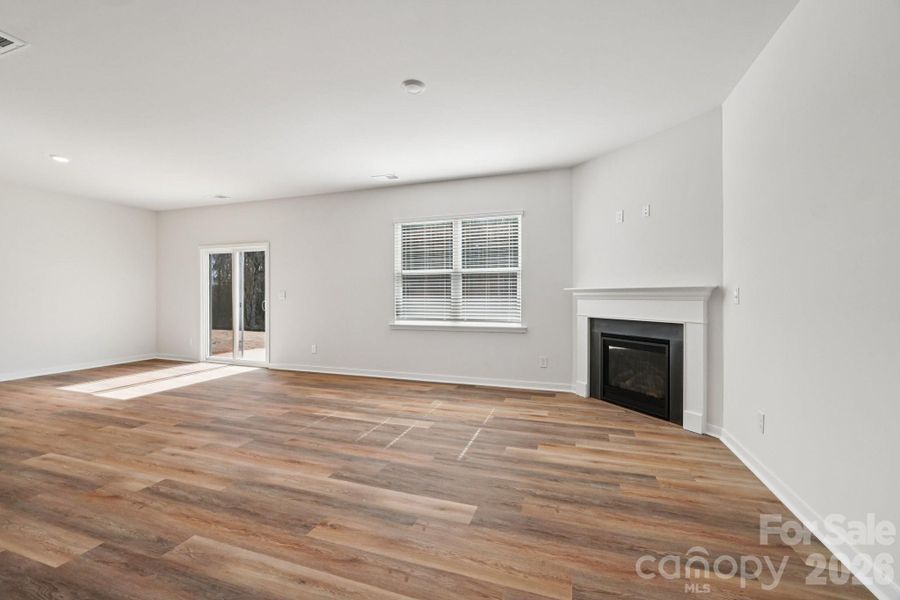 Spacious, unfurnished interior of a new home in Clark Creek Landing, Lincolnton (Image 29).