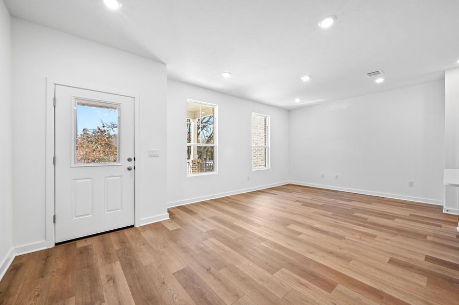 Spacious, unfurnished interior of a new home in , Buda (Image 11).