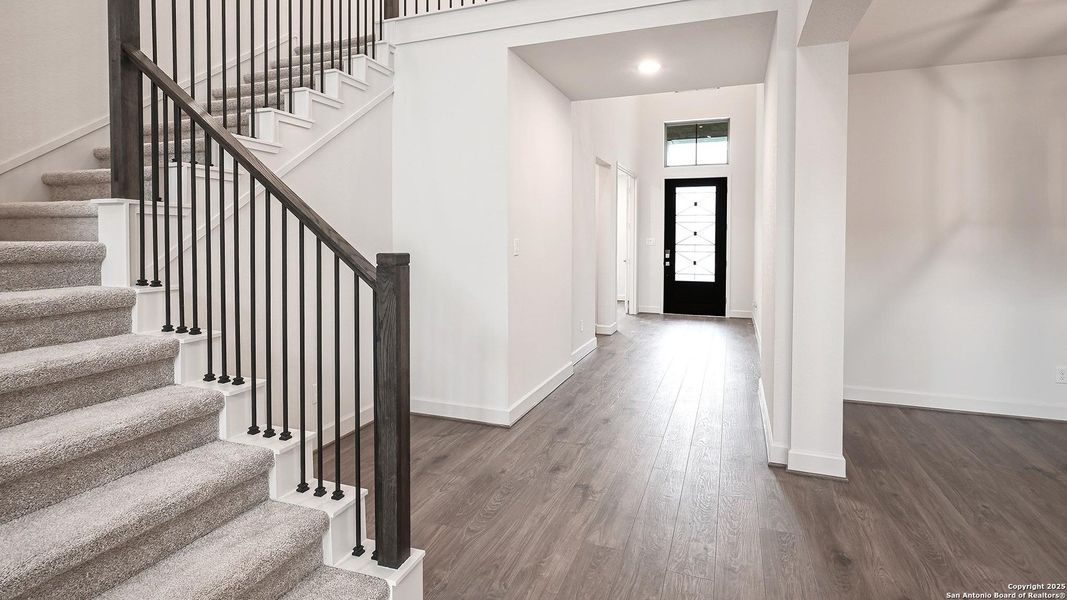 Spacious, unfurnished interior of a new home in Mayfair 60', New Braunfels (Image 23). Spacious, unfurnished interior of a new home in Mayfair 60', New Braunfels (Image 23).