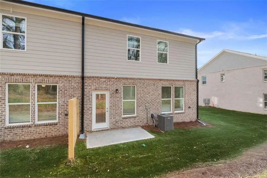 Exterior details and patio area of a home in Diamante, Stockbridge (Image 3).