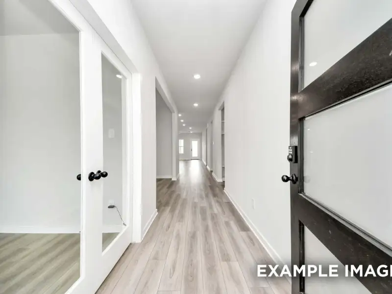Spacious, unfurnished interior of a new home in Sundance Cove, Crosby (Image 18).