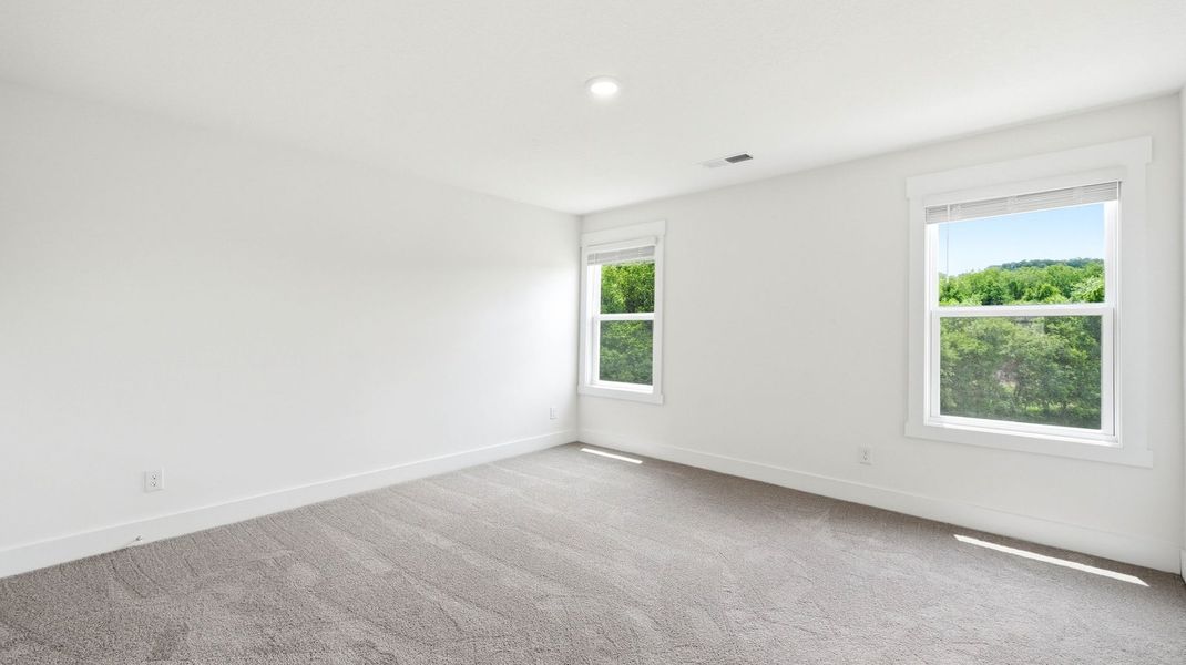 Spacious, unfurnished interior of a new home in Fieldcrest Acres, Blountville (Image 29).