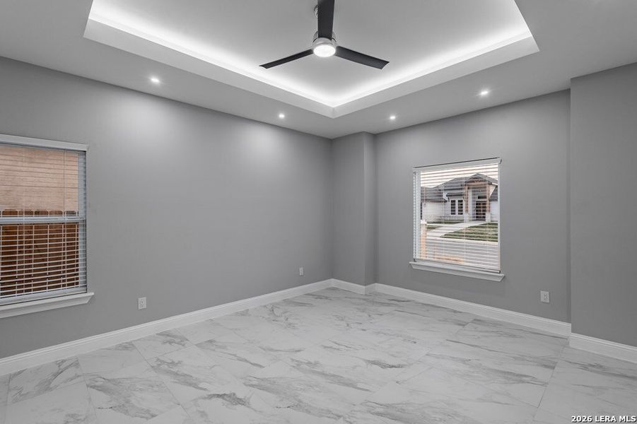 Spacious, unfurnished interior of a new home in , Eagle Pass (Image 23).