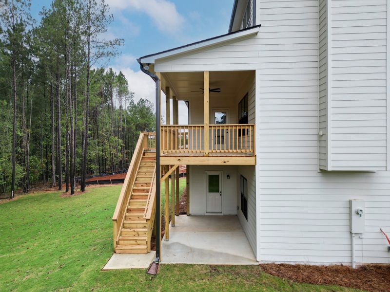 Exterior details and patio area of a home in Red Oak Ridge, Loganville (Image 4).