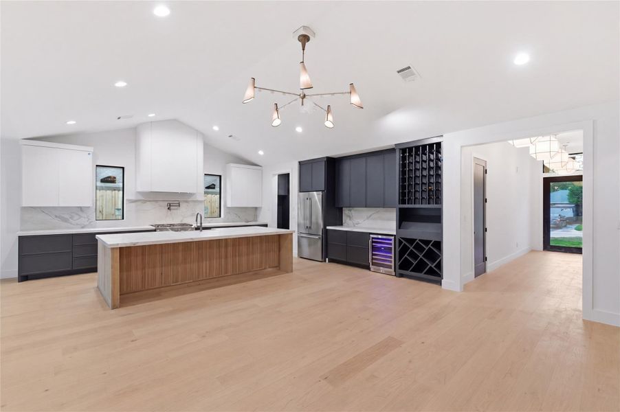 Filled with natural light and designer finishes, this stunning open living space was thoughtfully designed for modern lifestyles.