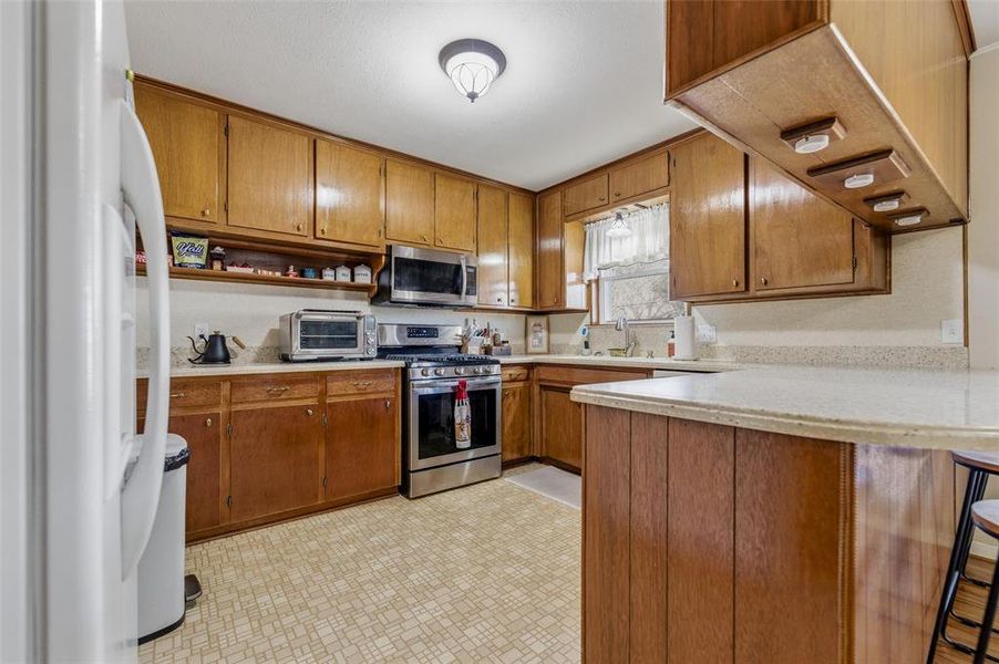 Furnished interior view inside a new home in , Mineral Wells (Image 4).