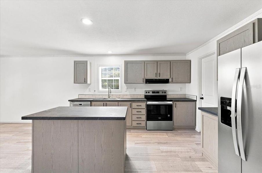 Furnished interior view inside a new home in , Zephyrhills (Image 7).
