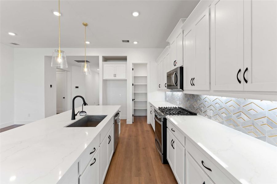 Furnished interior view inside a new home in Arabella on the Prairie, Richmond (Image 10).
